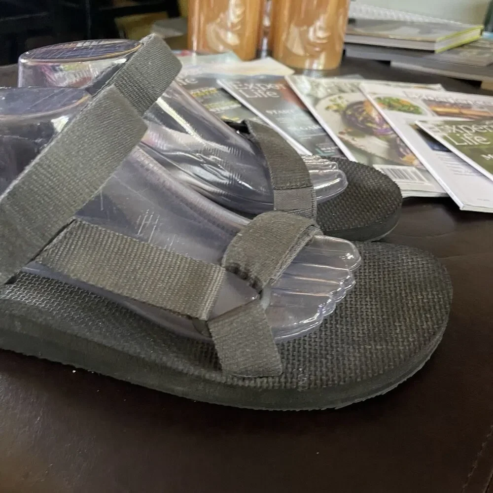 Men’s Athletic Sandals Size 10 EU 43 Gray Hiking Water Shoes RM025 Outdoor